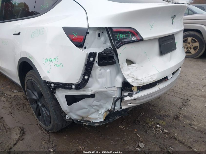 2024 Tesla Model Y Long Range Dual Motor All-Wheel Drive VIN: 7SAYGDEE2RF160988 Lot: 43639312