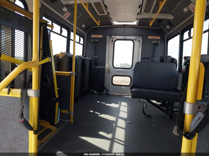 2015 Chevrolet Express Cutaway 4500 VIN: 1GB6G5BG2F1239294 Lot: 43639338