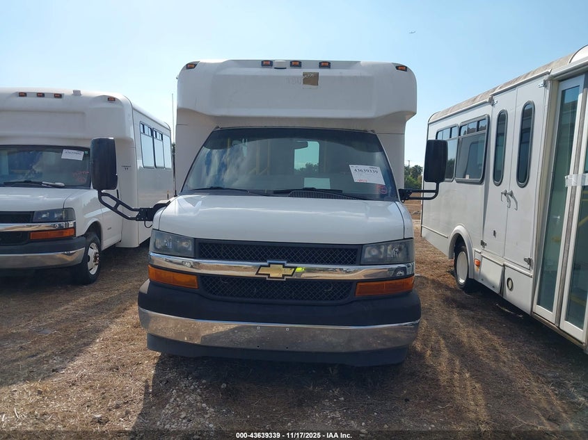 2017 Chevrolet Express Cutaway 4500 Series VIN: 1HA6GUBG2HN008277 Lot: 43639339