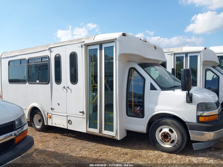 2017 Chevrolet Express Cutaway 4500 Series VIN: 1HA6GUBG2HN008277 Lot: 43639339