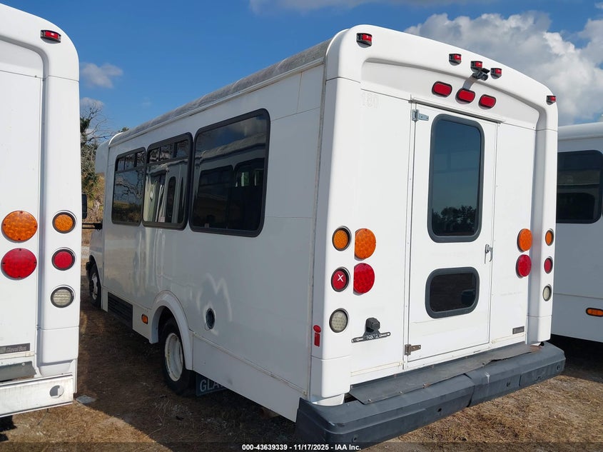 2017 Chevrolet Express Cutaway 4500 Series VIN: 1HA6GUBG2HN008277 Lot: 43639339