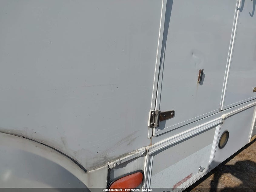 2017 Chevrolet Express Cutaway 4500 Series VIN: 1HA6GUBG2HN008277 Lot: 43639339