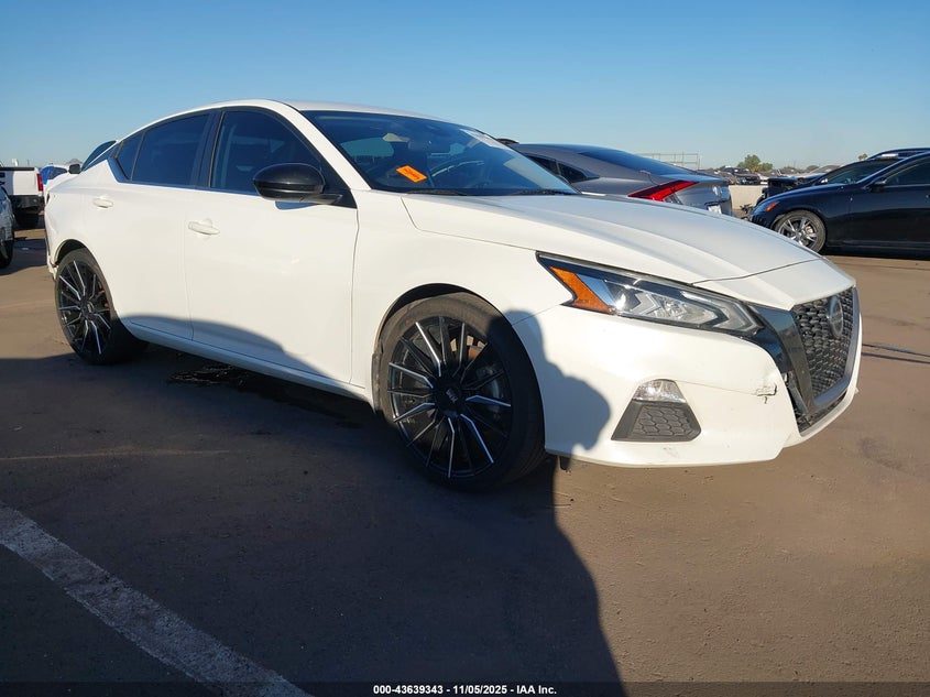 NISSAN ALTIMA SR FWD