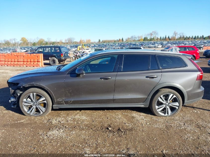 2025 Volvo V60 Cross Country B5 Plus VIN: YV4L12WK9S2149154 Lot: 43639376