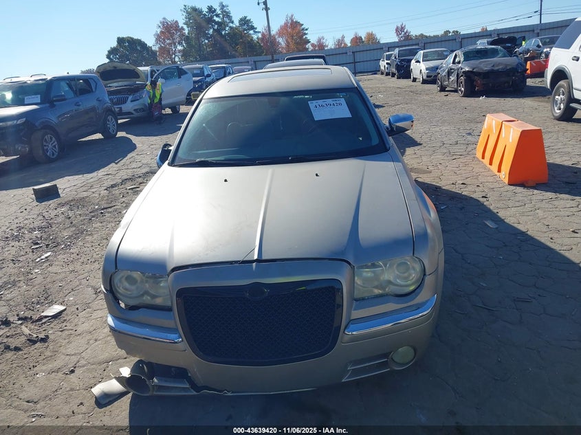 2009 Chrysler 300C Hemi VIN: 2C3KA63T19H523054 Lot: 43639420