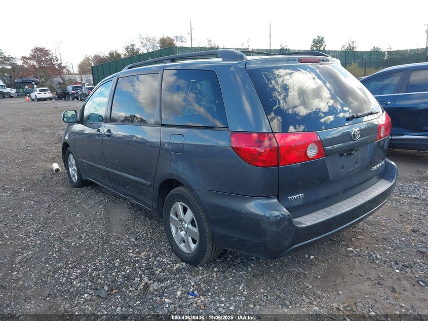 2008 TOYOTA SIENNA auction photo 3