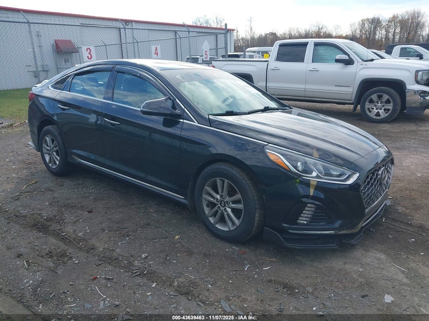 2018 HYUNDAI SONATA SPORT - 5NPE34AF9JH698250