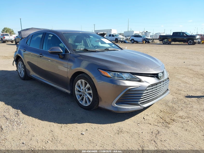 2022 TOYOTA CAMRY LE - 4T1C11AK1NU628709