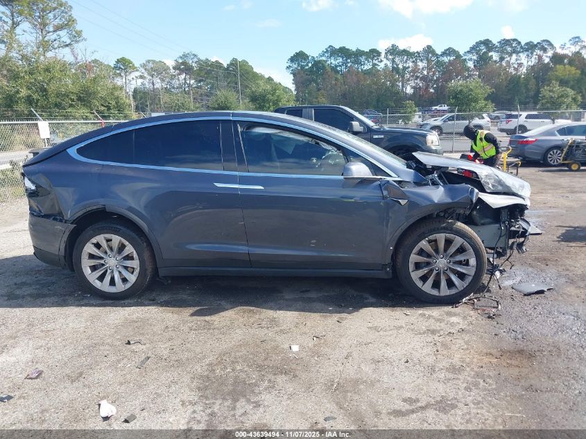 2020 Tesla Model X Long Range Dual Motor All-Wheel Drive/Long Range Plus Dual Motor All-Wheel Drive VIN: 5YJXCDE29LF283608 Lot: 43639494