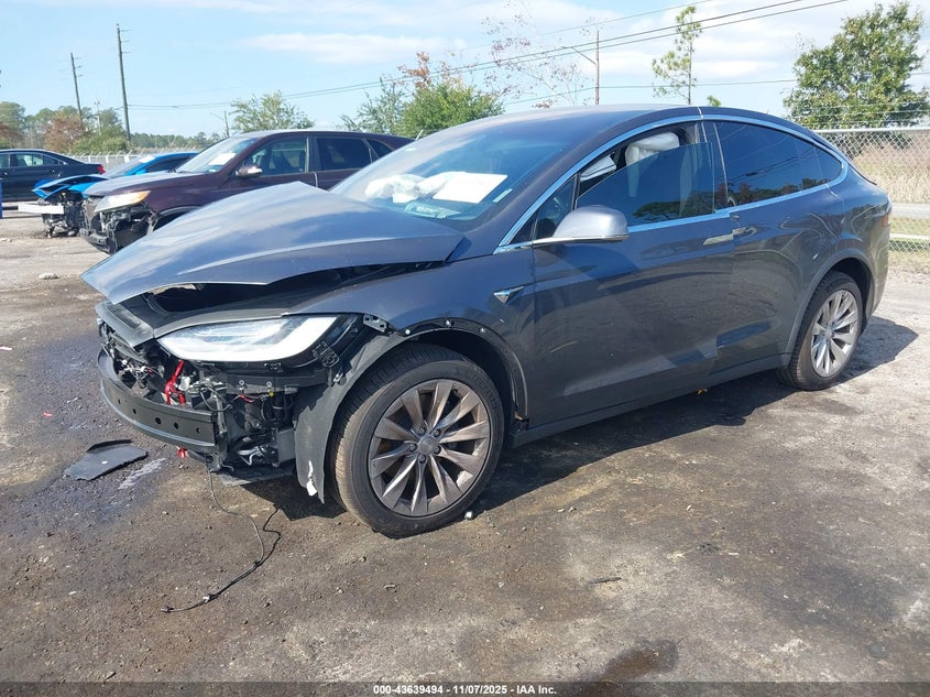 5YJXCDE29LF283608 2020 TESLA MODEL X photo no. 2
