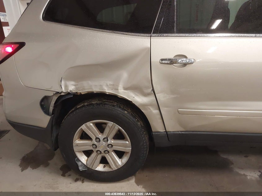 2014 CHEVROLET TRAVERSE 1LT 1GNKRGKD8EJ323079
