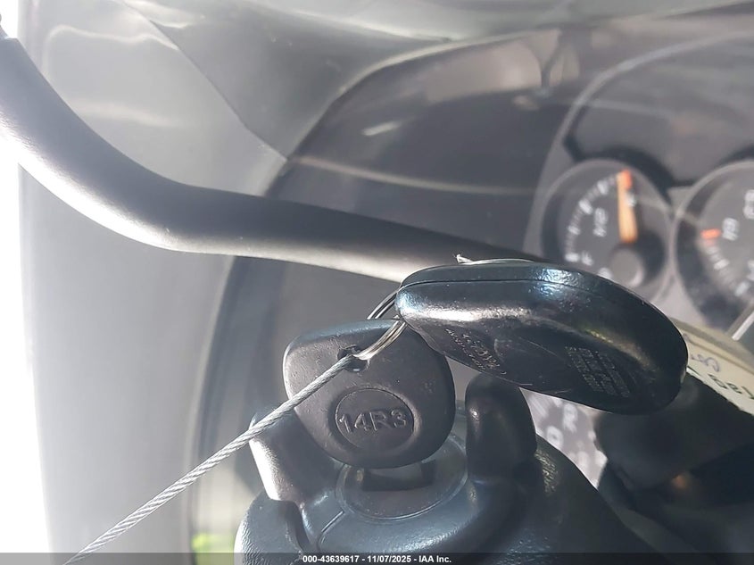 2004 Chevrolet Express VIN: 1GBFG15T541142525 Lot: 43639617