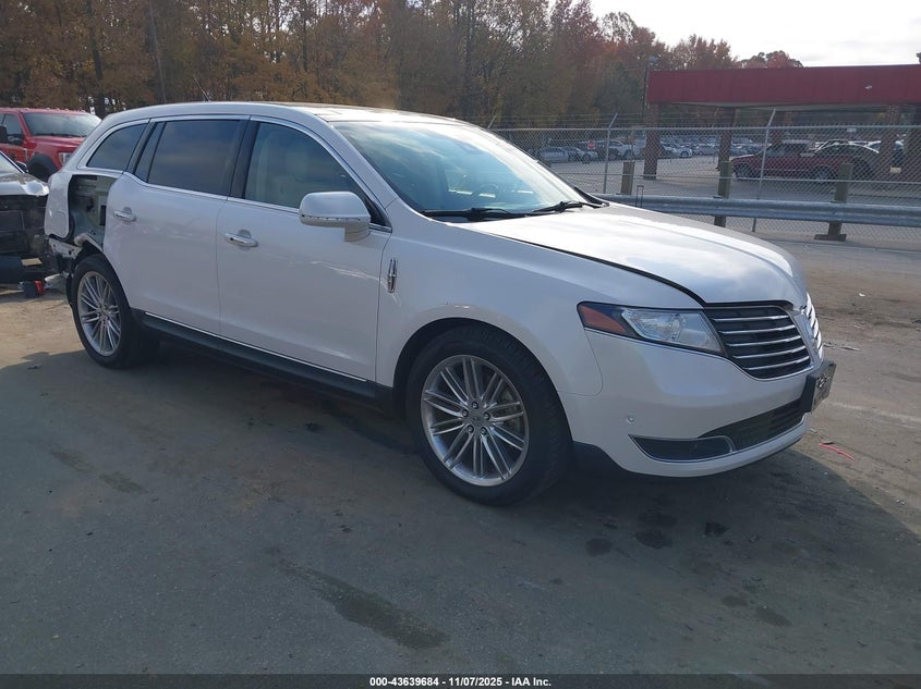 2019 LINCOLN MKT RESERVE - 2LMHJ5AT2KBL00694