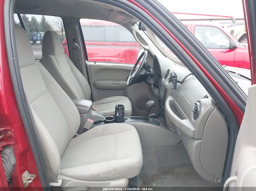 1J4GL48K76W284181 2006 JEEP LIBERTY (NORTH AMERICA) photo no. 5