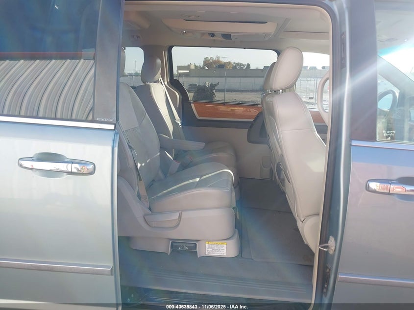 2008 Chrysler Town & Country Limited VIN: 2A8HR64X48R826346 Lot: 43639843