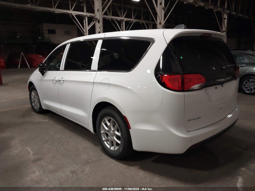 2C4RC1CG5TR181894 2026 CHRYSLER VOYAGER photo no. 3
