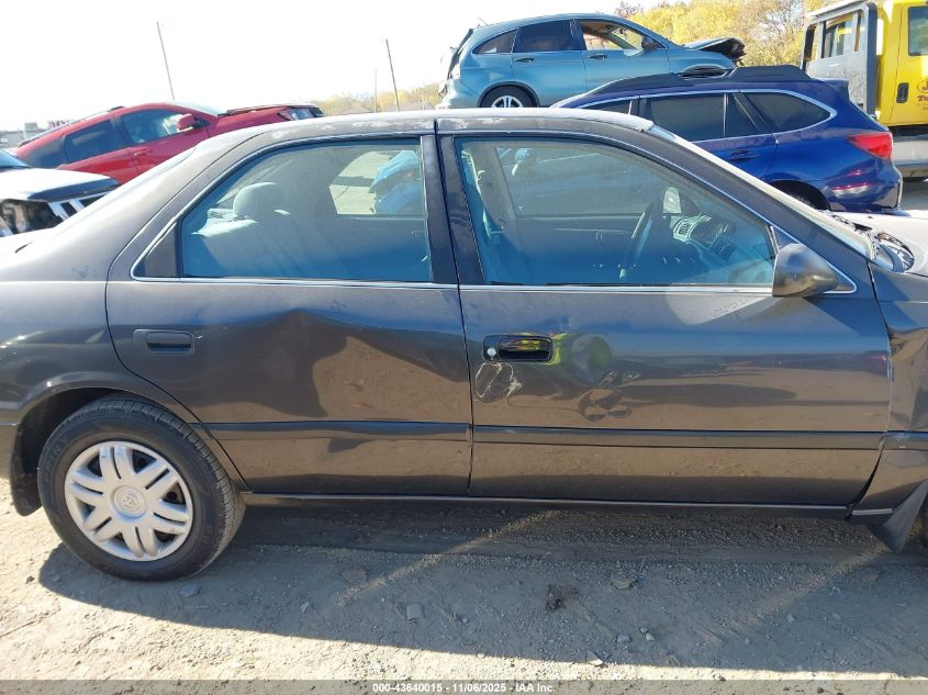 2001 Toyota Camry Le VIN: 4T1BG22K11U834797 Lot: 43640015