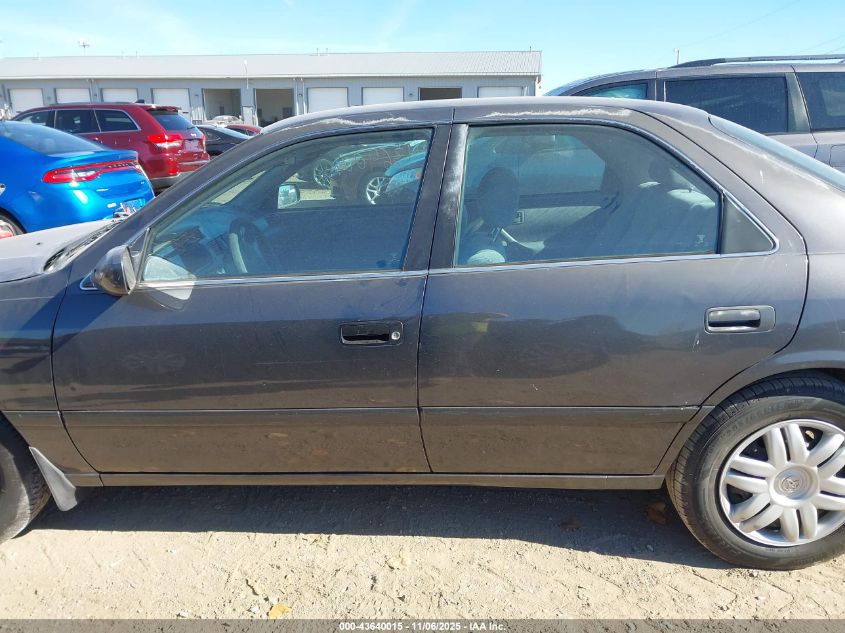 2001 Toyota Camry Le VIN: 4T1BG22K11U834797 Lot: 43640015