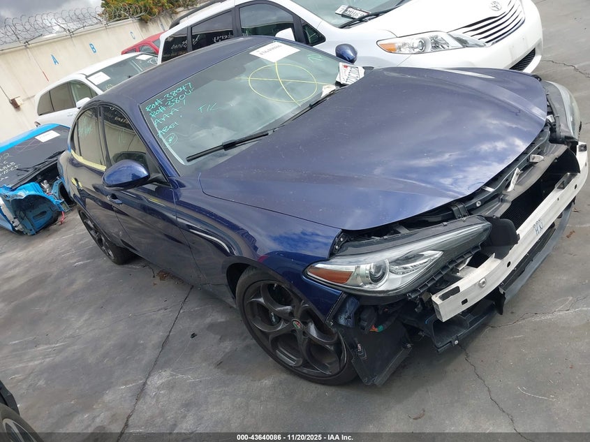 ZARFAECNXH7541383 2017 Alfa Romeo Giulia Ti Rwd auction photo 1