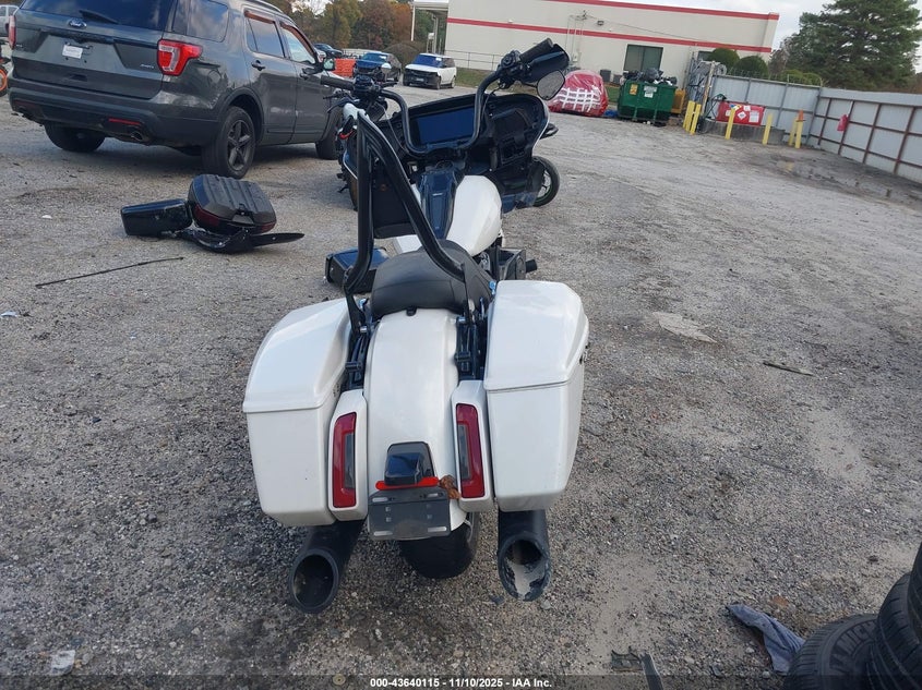 2024 Harley-Davidson Fltrx VIN: 1HD1KH715RB652902 Lot: 43640115