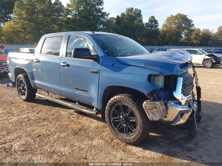 2019 TOYOTA TUNDRA SR5 5.7L V8 - 5TFDW5F13KX779398