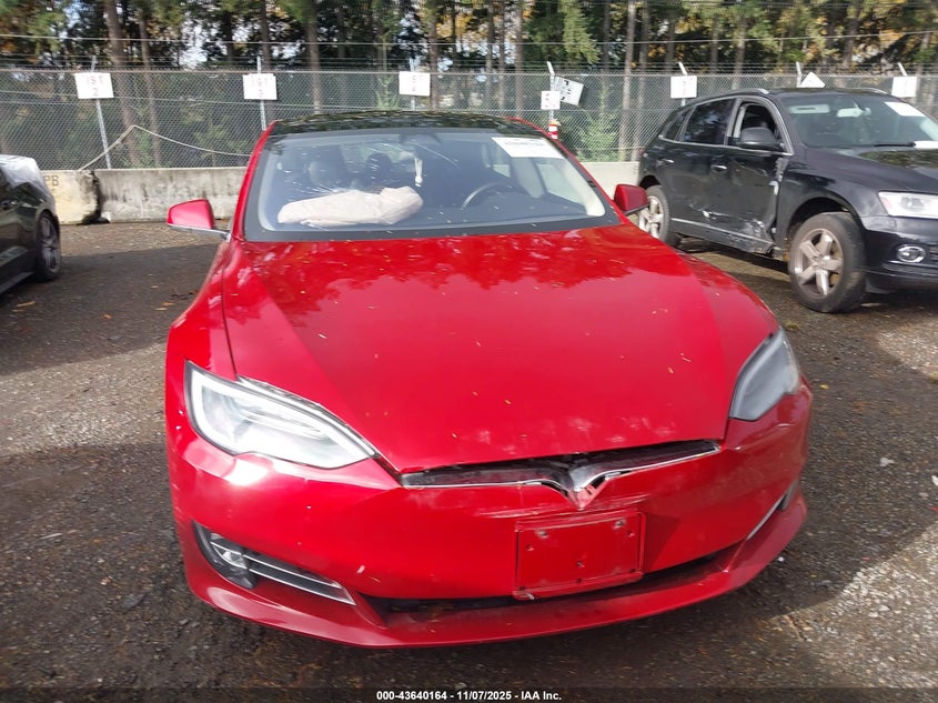 2018 Tesla Model S 100D/75D/P100D VIN: 5YJSA1E25JF285674 Lot: 43640164
