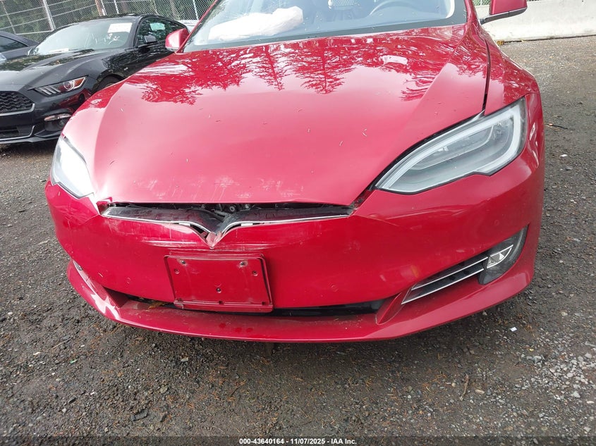 2018 Tesla Model S 100D/75D/P100D VIN: 5YJSA1E25JF285674 Lot: 43640164