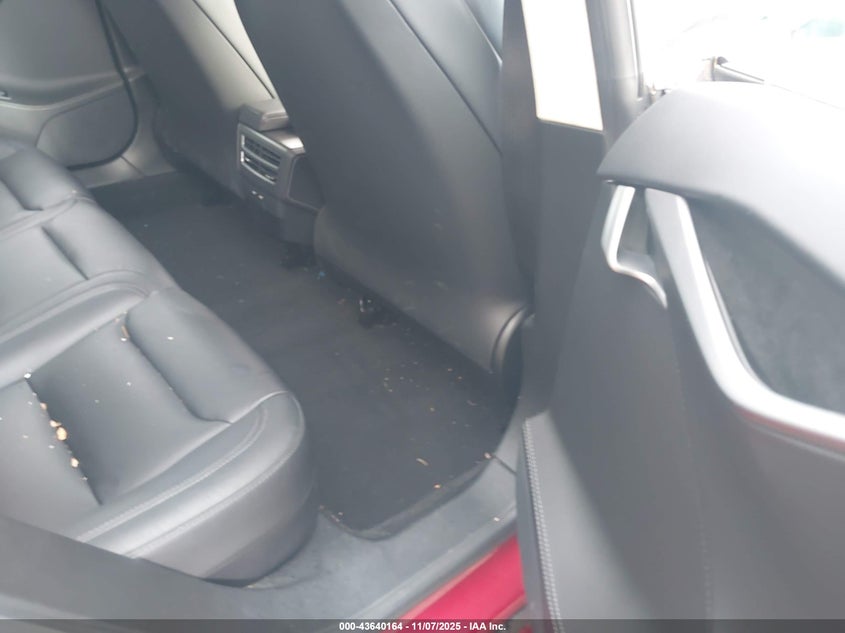 2018 Tesla Model S 100D/75D/P100D VIN: 5YJSA1E25JF285674 Lot: 43640164