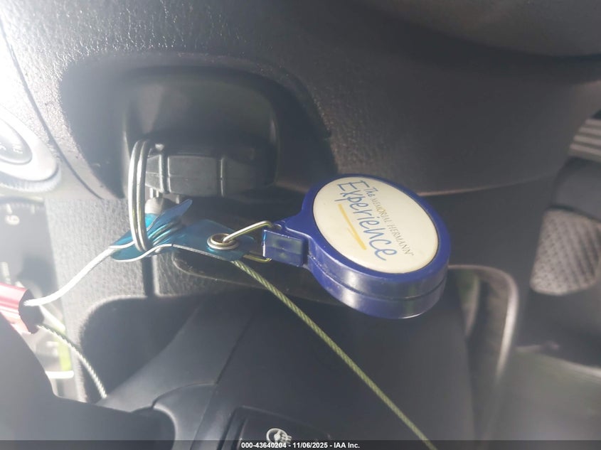 2013 BMW X1 xDrive28I VIN: WBAVL1C54DVR85516 Lot: 43640204