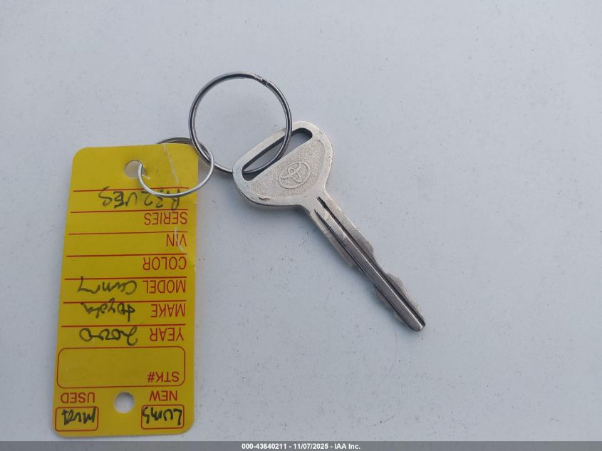 2000 Toyota Camry Ce VIN: 4T1BG22K4YU758695 Lot: 43640211