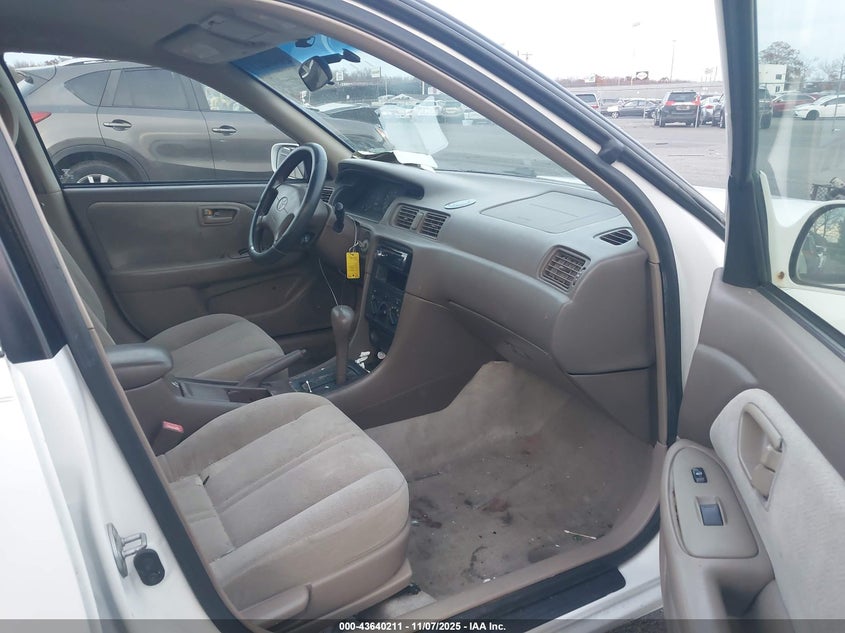 4T1BG22K4YU758695 2000 TOYOTA CAMRY photo no. 5