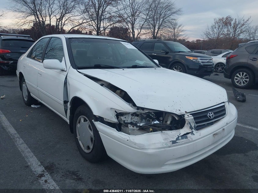 2000 Toyota Camry Ce VIN: 4T1BG22K4YU758695 Lot: 43640211