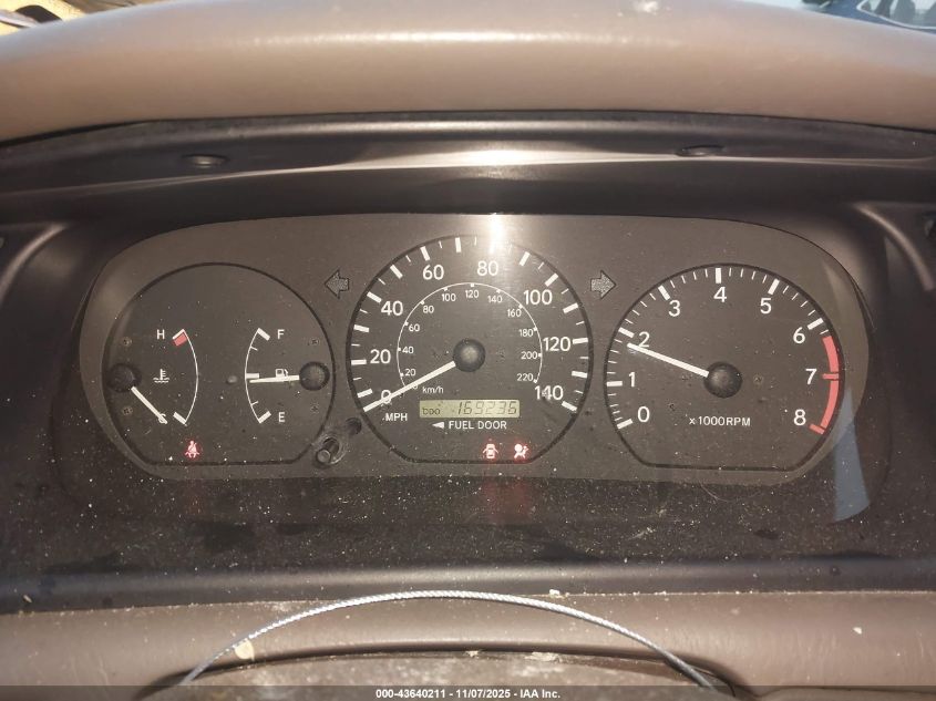 2000 Toyota Camry Ce VIN: 4T1BG22K4YU758695 Lot: 43640211