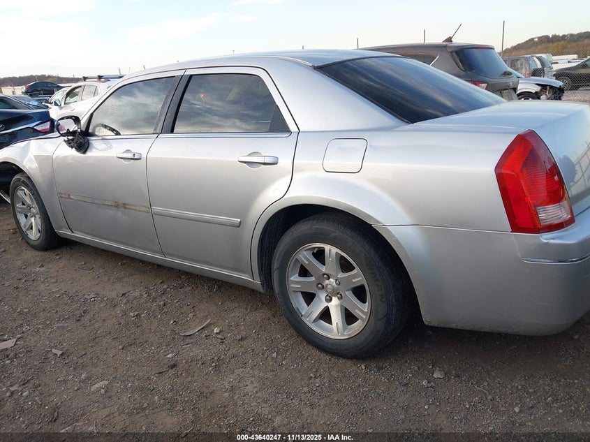 2007 Chrysler 300 Touring VIN: 2C3KA53G97H600957 Lot: 43640247