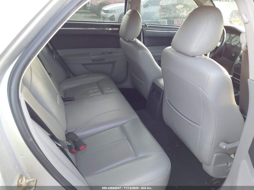 2007 Chrysler 300 Touring VIN: 2C3KA53G97H600957 Lot: 43640247