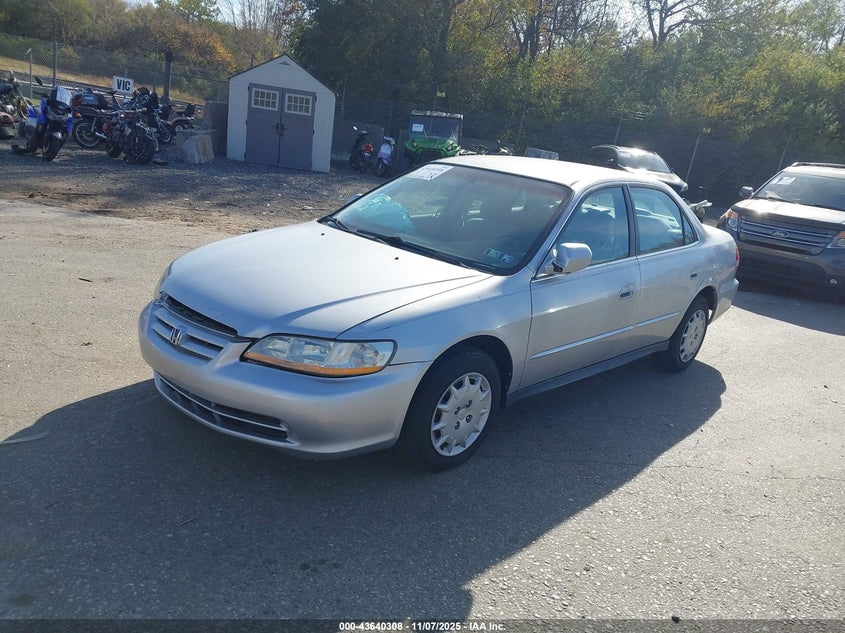 1HGCG66502A039913 2002 HONDA ACCORD photo no. 2