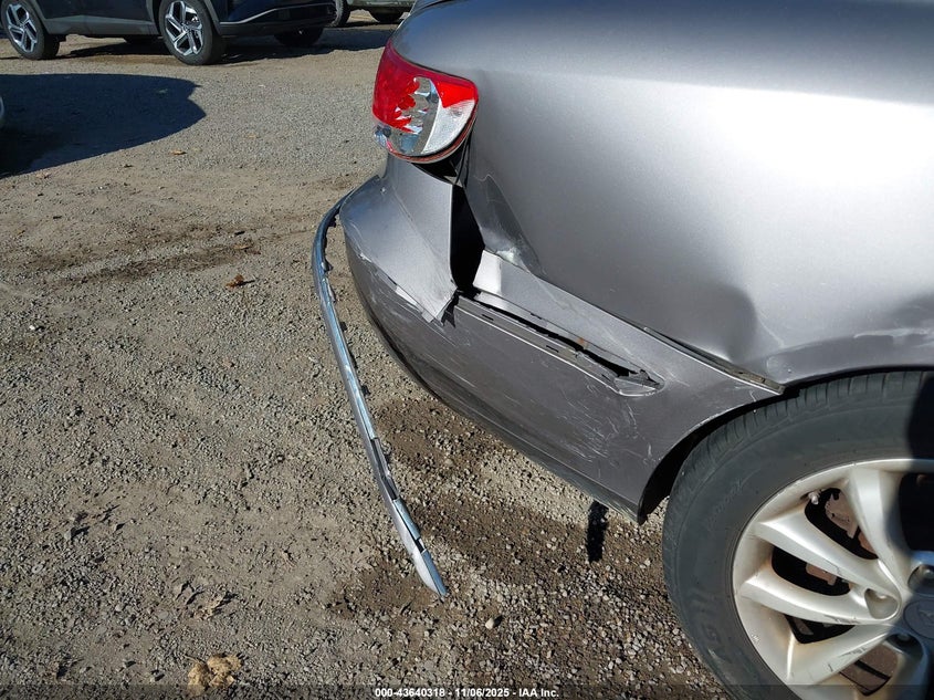 2007 Hyundai Azera Limited/Se VIN: KMHFC46F07A207721 Lot: 43640318