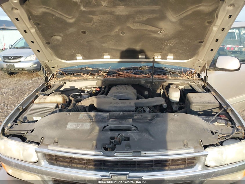 2004 Chevrolet Suburban 1500 Lt VIN: 3GNFK16T34G318585 Lot: 43640391