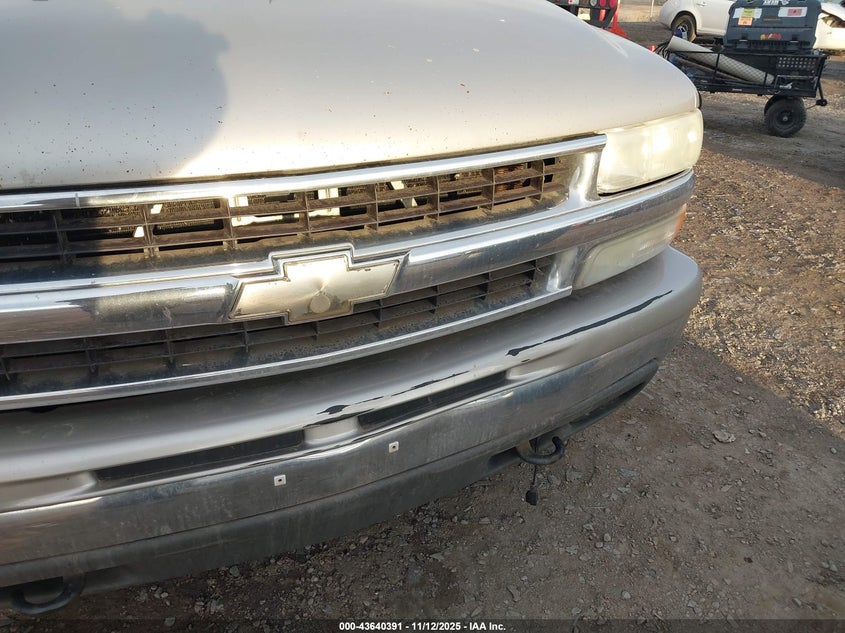 2004 Chevrolet Suburban 1500 Lt VIN: 3GNFK16T34G318585 Lot: 43640391