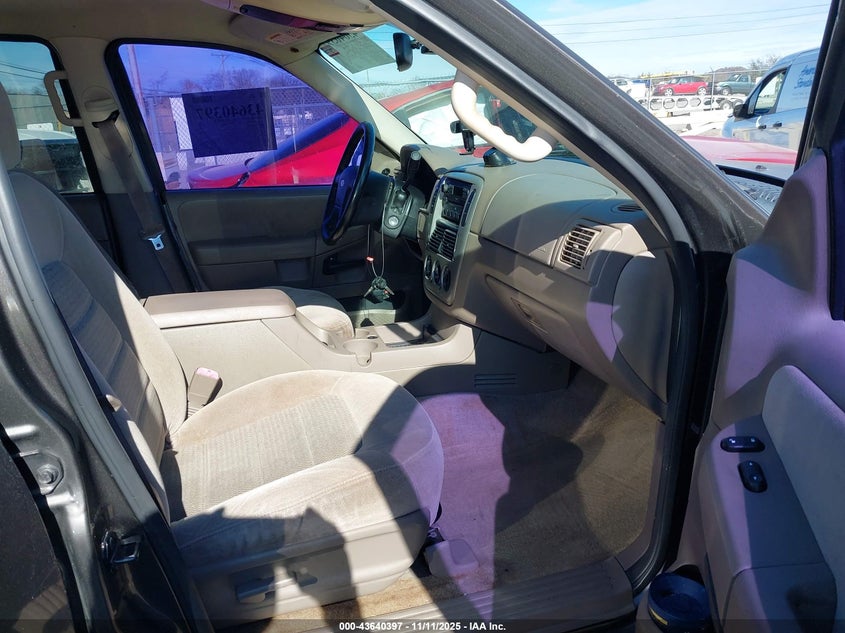 1FMZU63W05UA75615 2005 FORD EXPLORER photo no. 5