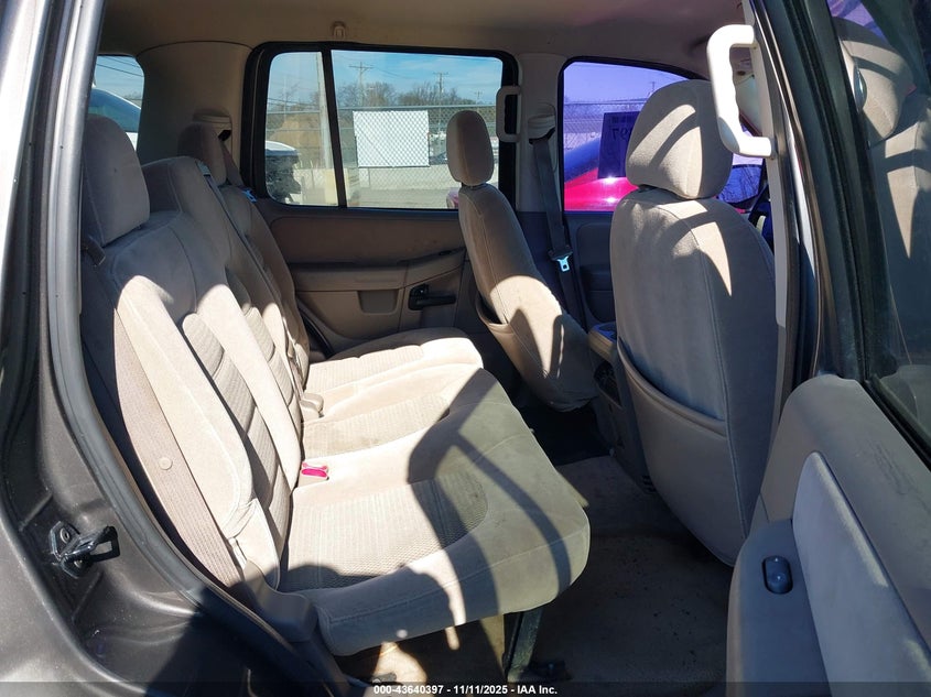 1FMZU63W05UA75615 2005 FORD EXPLORER photo no. 8