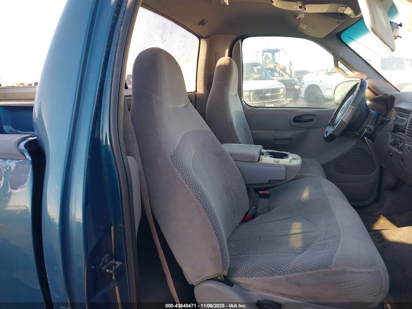 2000 Ford F-150 Work Series/Xl/Xlt VIN: 3FTZF1729YMA82483 Lot: 43640471