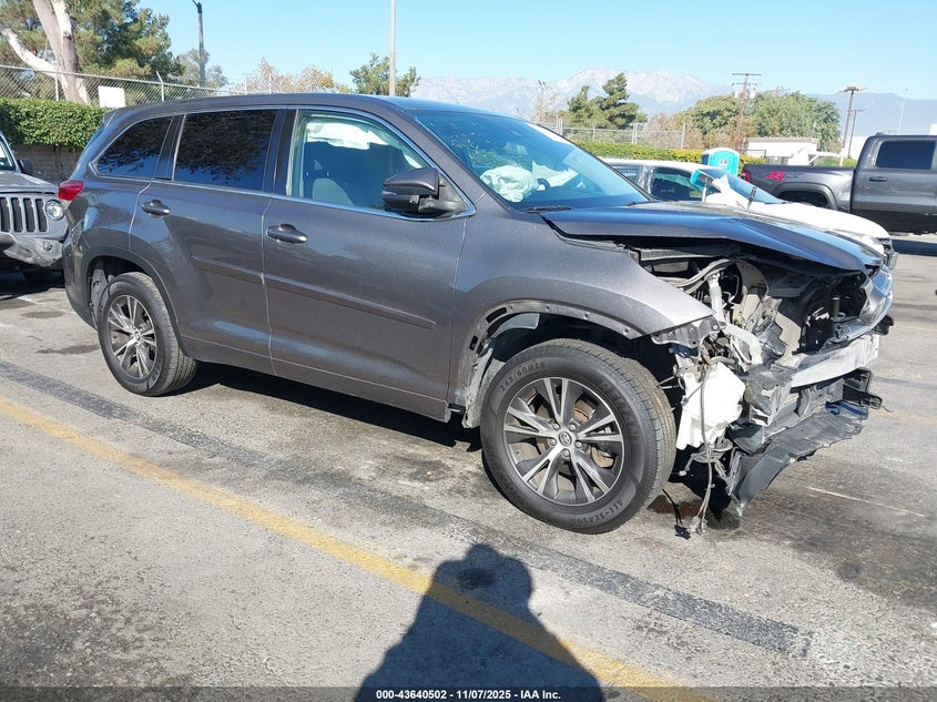 TOYOTA HIGHLANDER LE