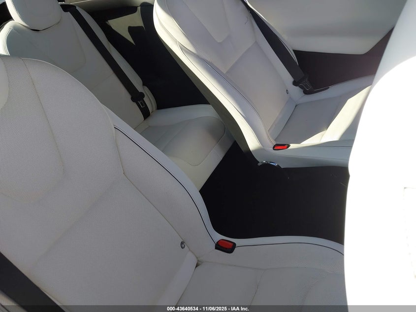 2022 Tesla Model X Plaid Tri Motor All-Wheel Drive VIN: 7SAXCBE66NF349867 Lot: 43640534