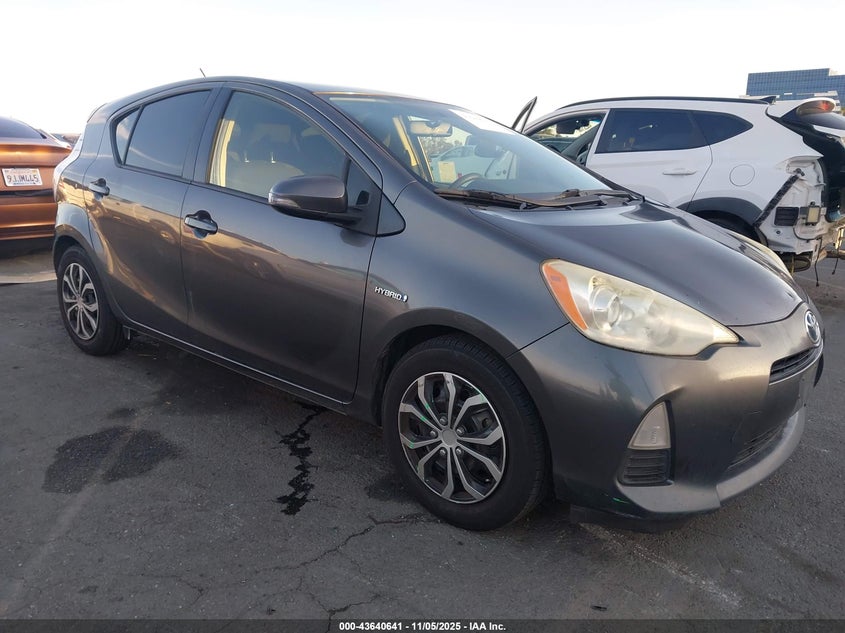 2013 Toyota Prius C Three VIN: JTDKDTB33D1048792 Lot: 43640641