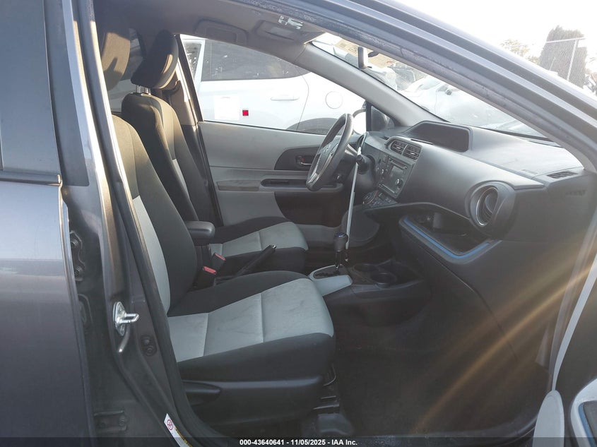 2013 Toyota Prius C Three VIN: JTDKDTB33D1048792 Lot: 43640641