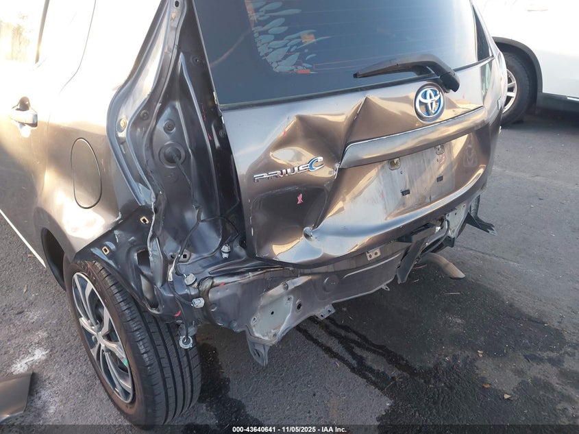 2013 TOYOTA PRIUS C THREE JTDKDTB33D1048792