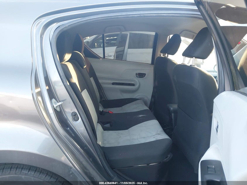 2013 TOYOTA PRIUS C THREE JTDKDTB33D1048792