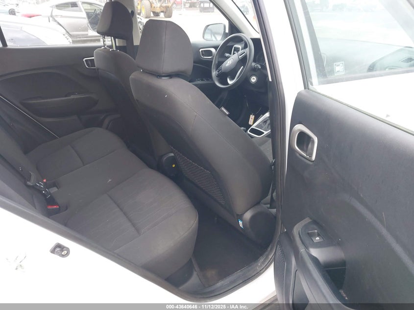 2021 HYUNDAI VENUE SE KMHRB8A36MU096767