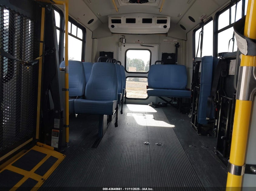 2019 Chevrolet Express Cutaway 4500 Van VIN: 1HA6GUBG7KN007228 Lot: 43640661